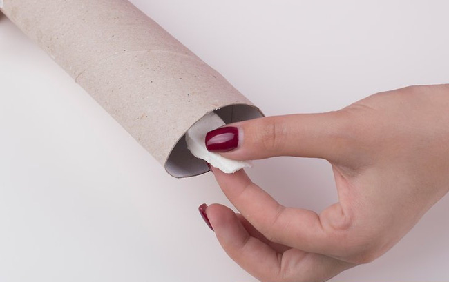 Đừng vội vứt đi, lõi giấy vệ sinh sẽ giúp bạn bẫy chuột vô cùng hiệu quả đấy