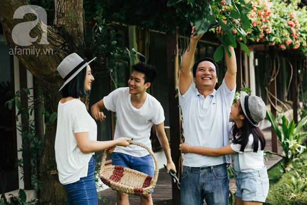 Cuộc sống bình yên của gia đình ca sĩ Mỹ Linh trong nhà vườn ngập tràn sắc hoa ở ngoại ô